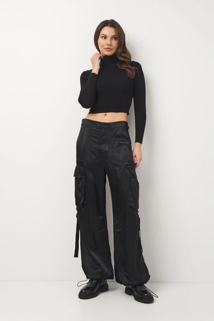 Quần dài đen bóng túi hộp Zara