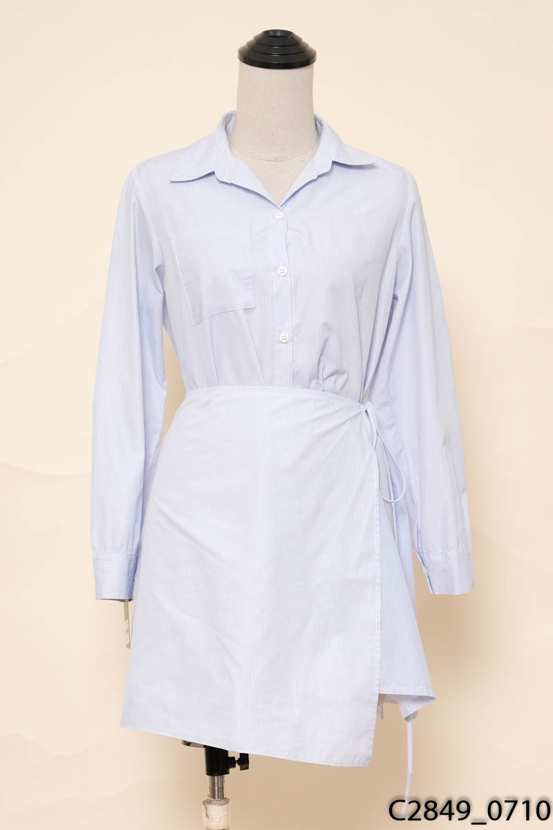 C2849_07106_74 _ Đầm sơ mi kẻ xanh trắng kèm khăn quây