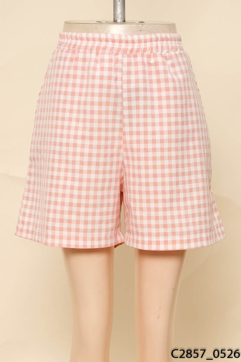 Quần shorts hồng kẻ trắng