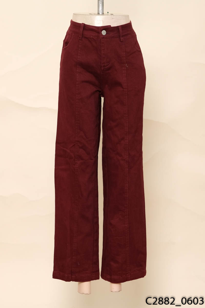 Quần jeans đỏ