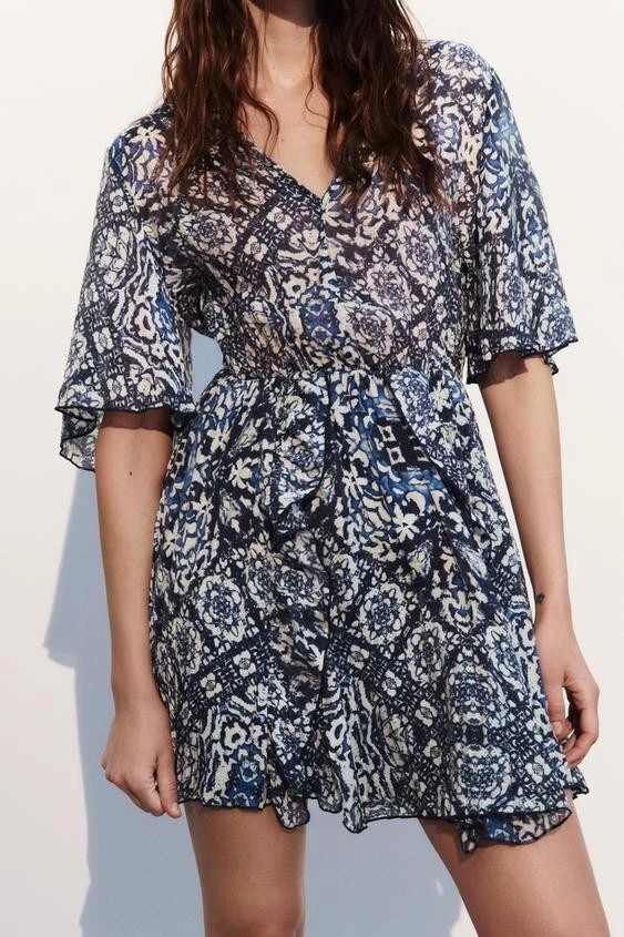Đầm xanh phối trắng họa tiết hoa Zara