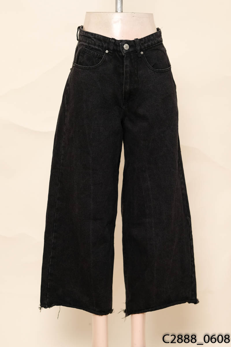 Quần jeans đen ống rộng