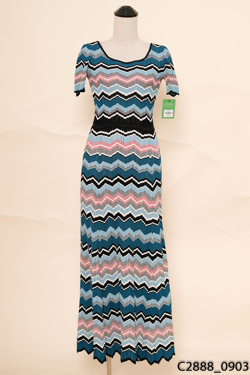 Đầm xanh kẻ đen cộc tay