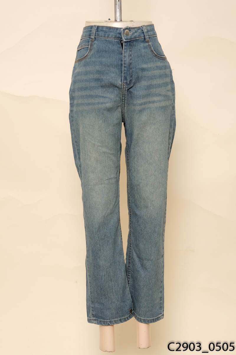 Quần jeans ống đứng