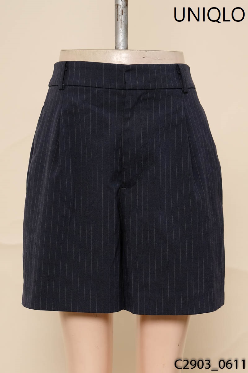 Quần short xanh than Uniqlo