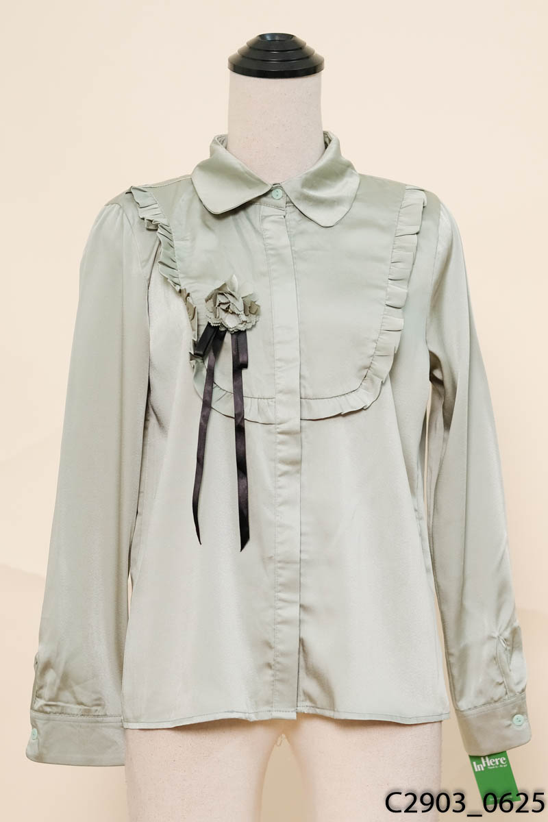 CHANG MI DESIGN-Áo sơ mi lụa xanh gắn hoa