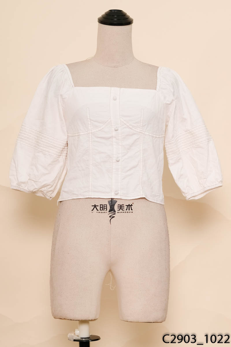 Áo trắng cổ vuông