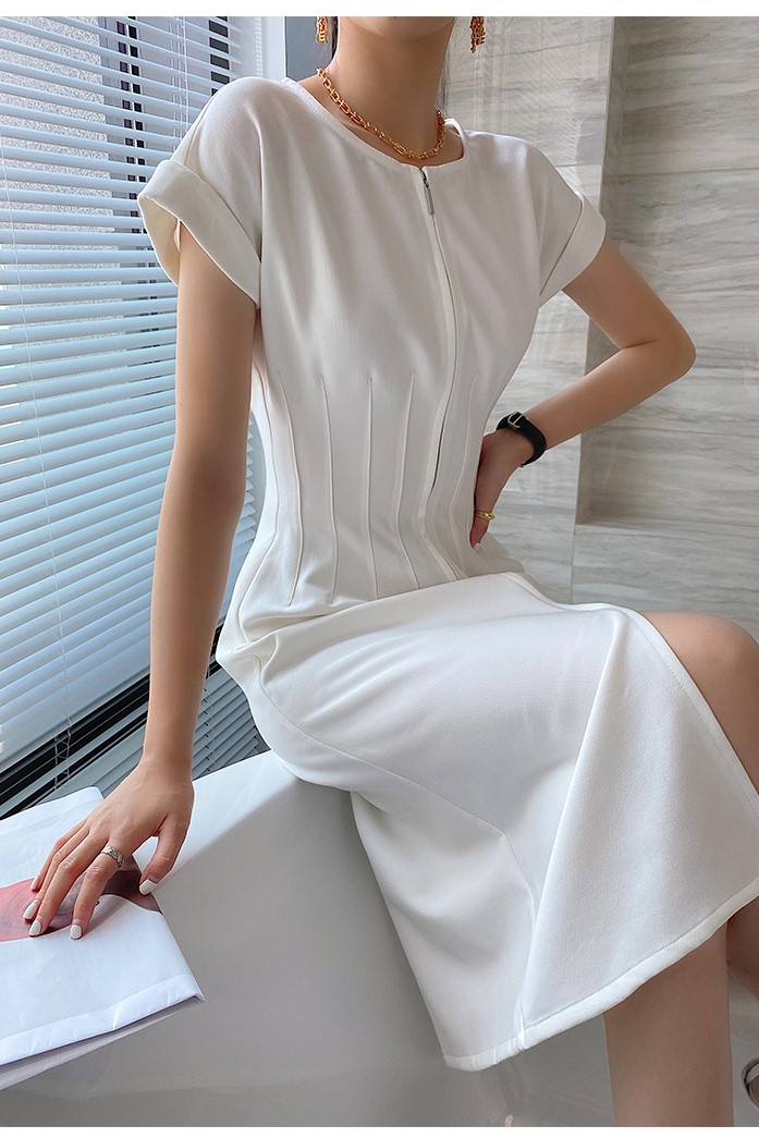 GEMMI-Đầm trắng ngắn tay New Tags