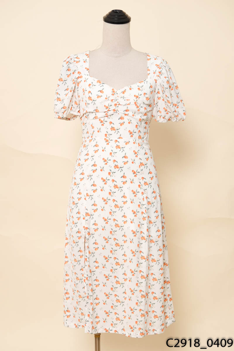 GOLA_-Đầm trắng họa tiết cổ vuông xẻ New Tags