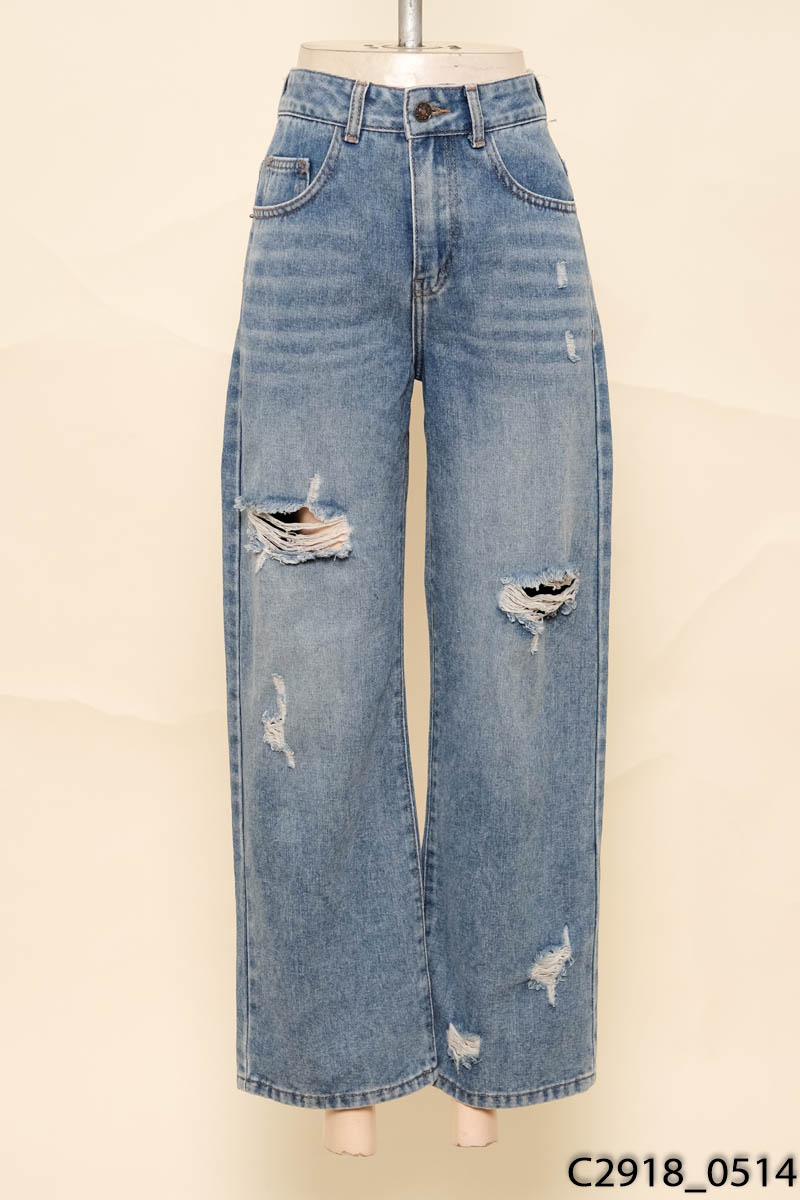 Quần jeans xanh ống đứng rách gối