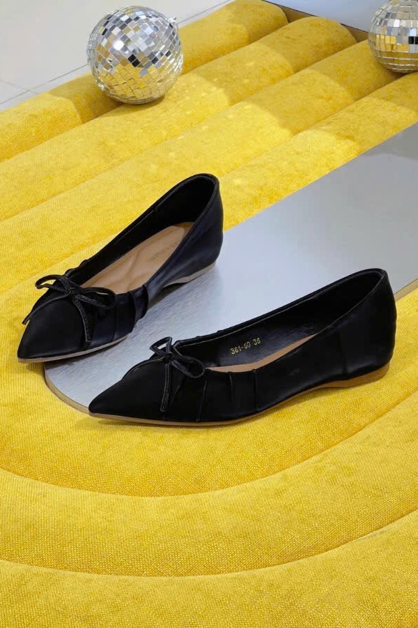 BEESHOES - Giày bệt đen mũi nhọn