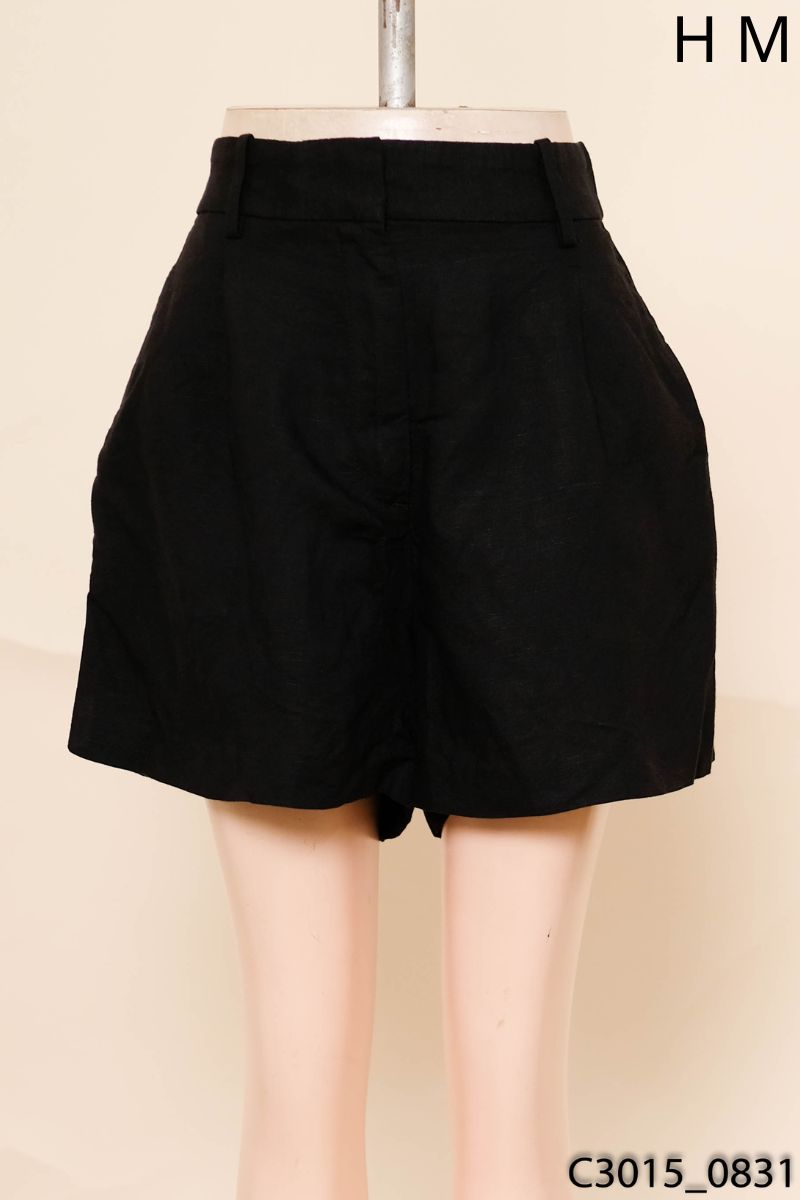 Quần short linen đen khóa cài HM