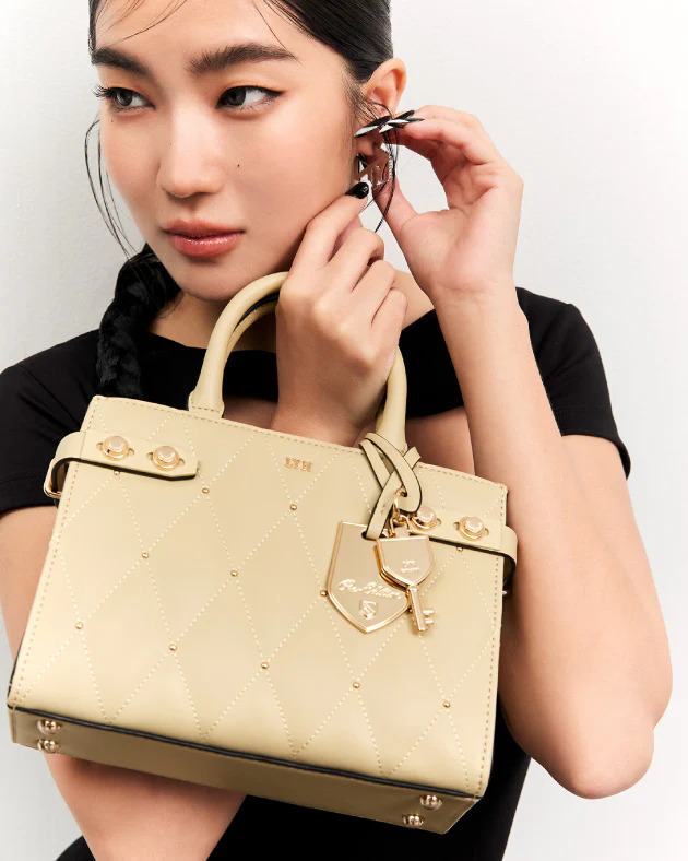 C3015_09086_39 _ Túi xách be đính hạt LYN
