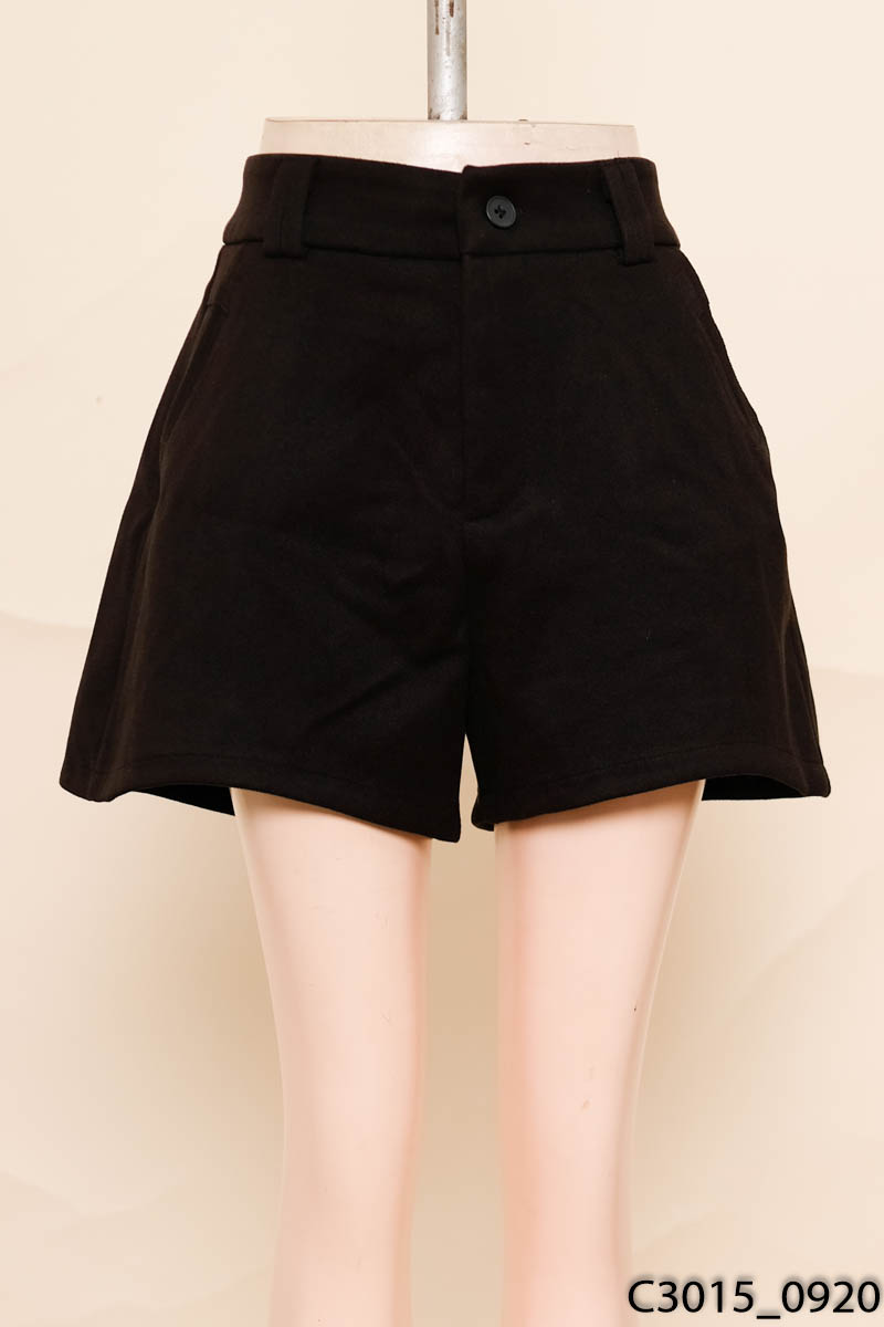 Quần short dạ đen