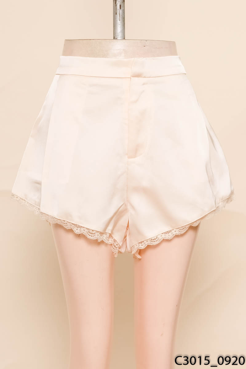 INDEFEIR STUDIO- Quần short be viền ren New Tags