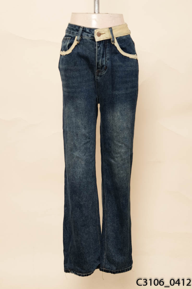 Quần jeans xanh phối be