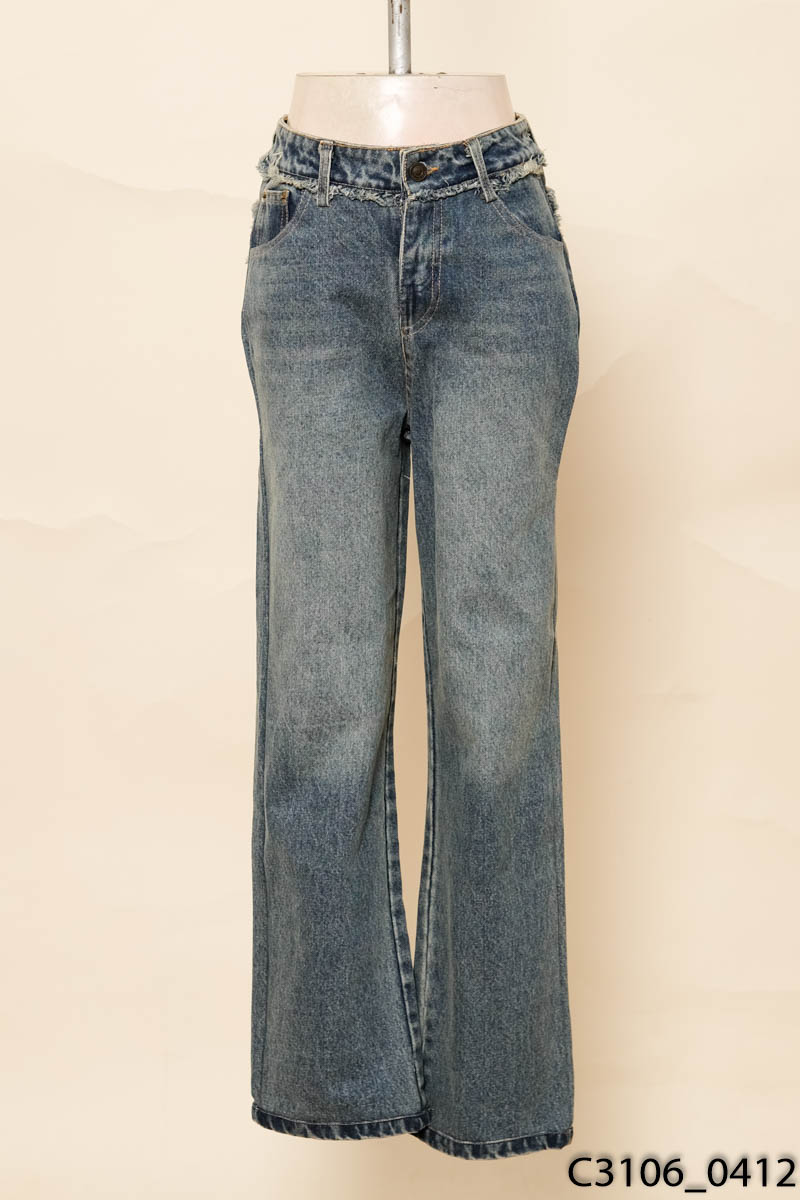 Quần jeans xanh viền tua dua