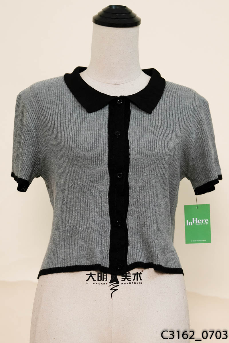 Áo len xám cộc tay