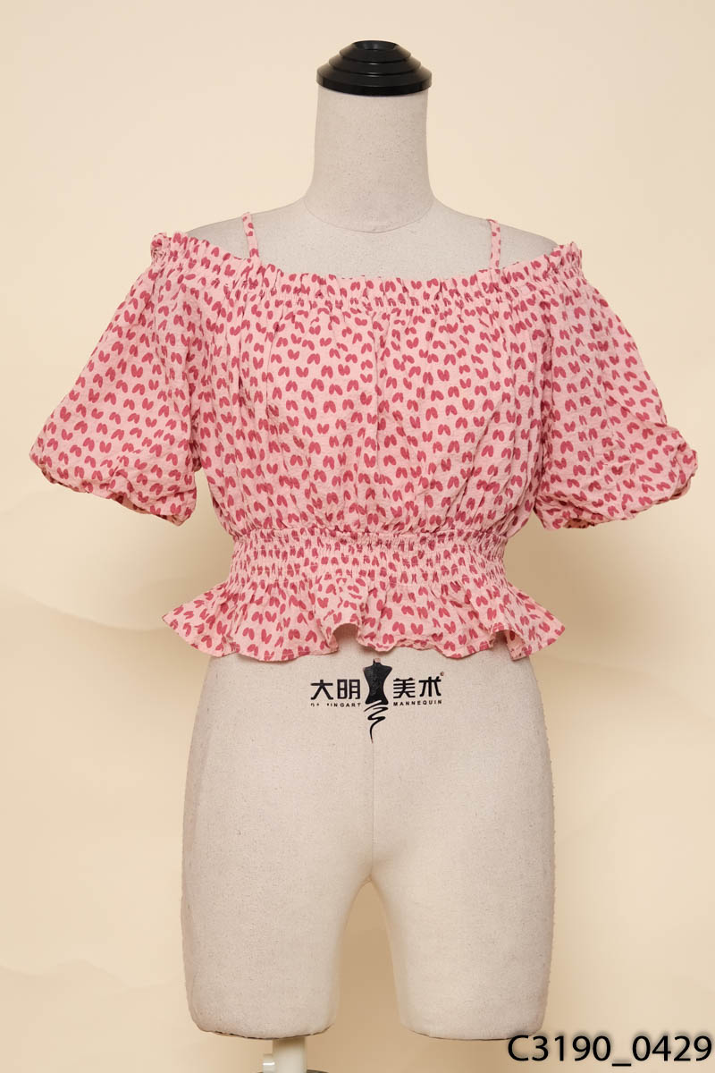 Áo hồng trễ vai