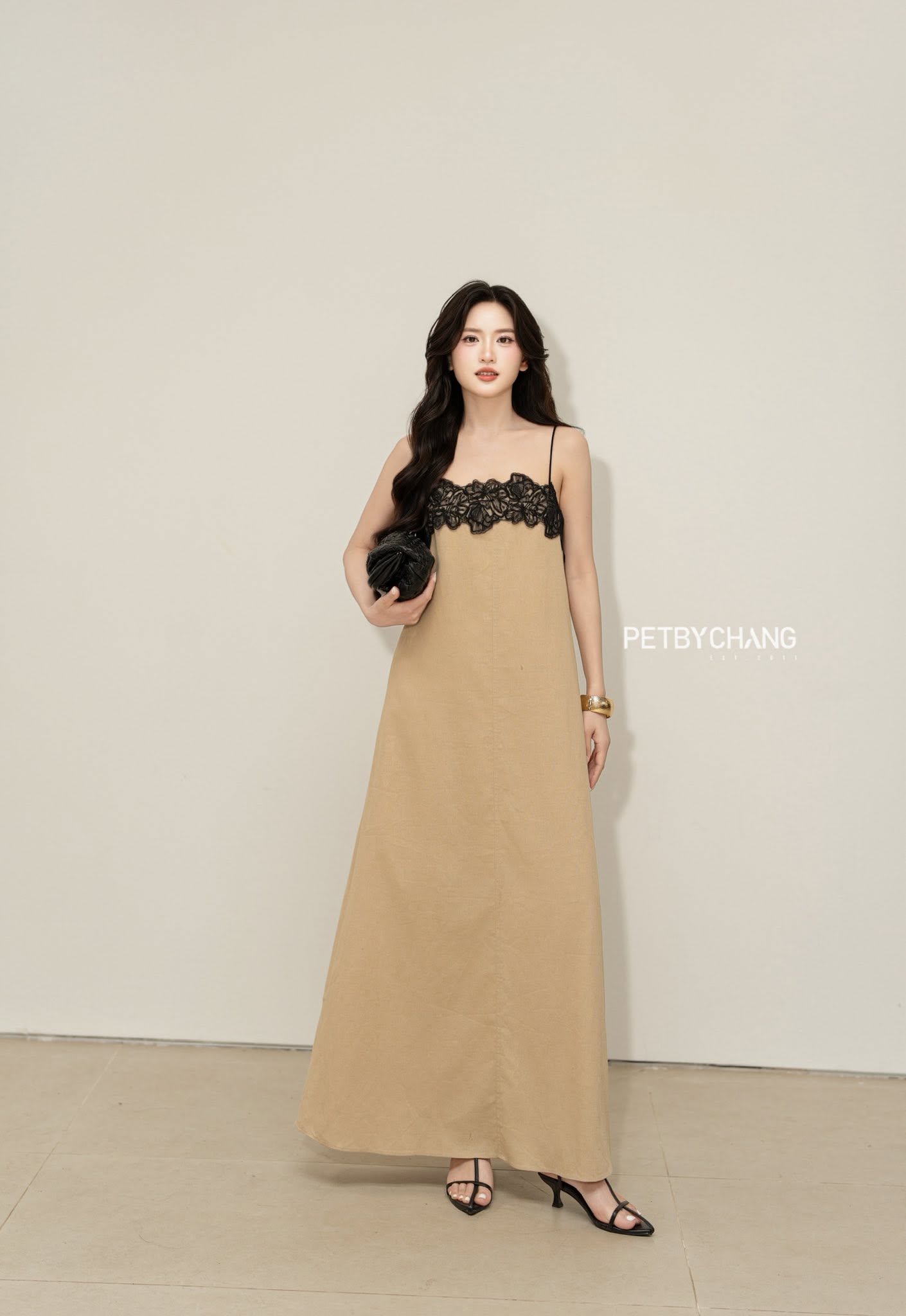 PETBYCHANG - Đầm 2 dây be phối ren đen