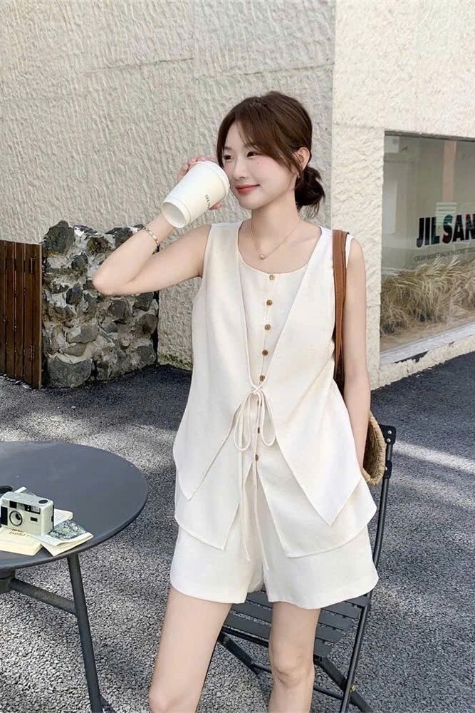 Set áo ba lỗ be + quần shorts be