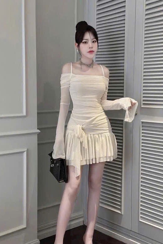 Đầm hở vai be lưới dài tay