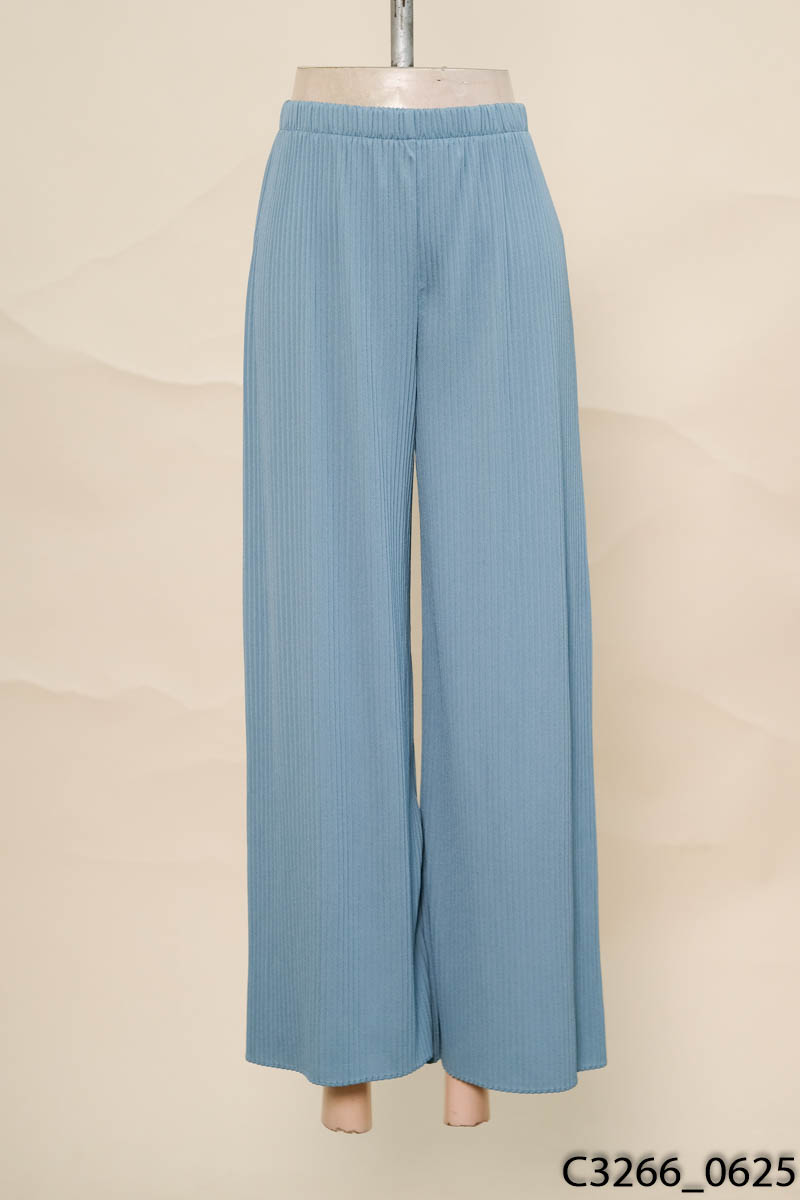 Quần xanh xếp ly Uniqlo