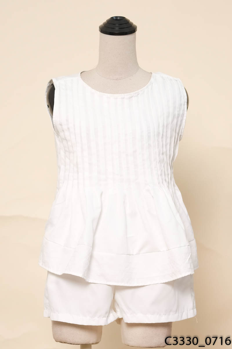 Set áo sát nách trắng + quần shorts