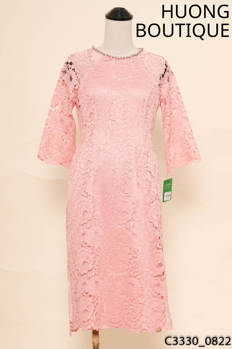 Áo dài hồng đính đá phối lưới Huong Boutique