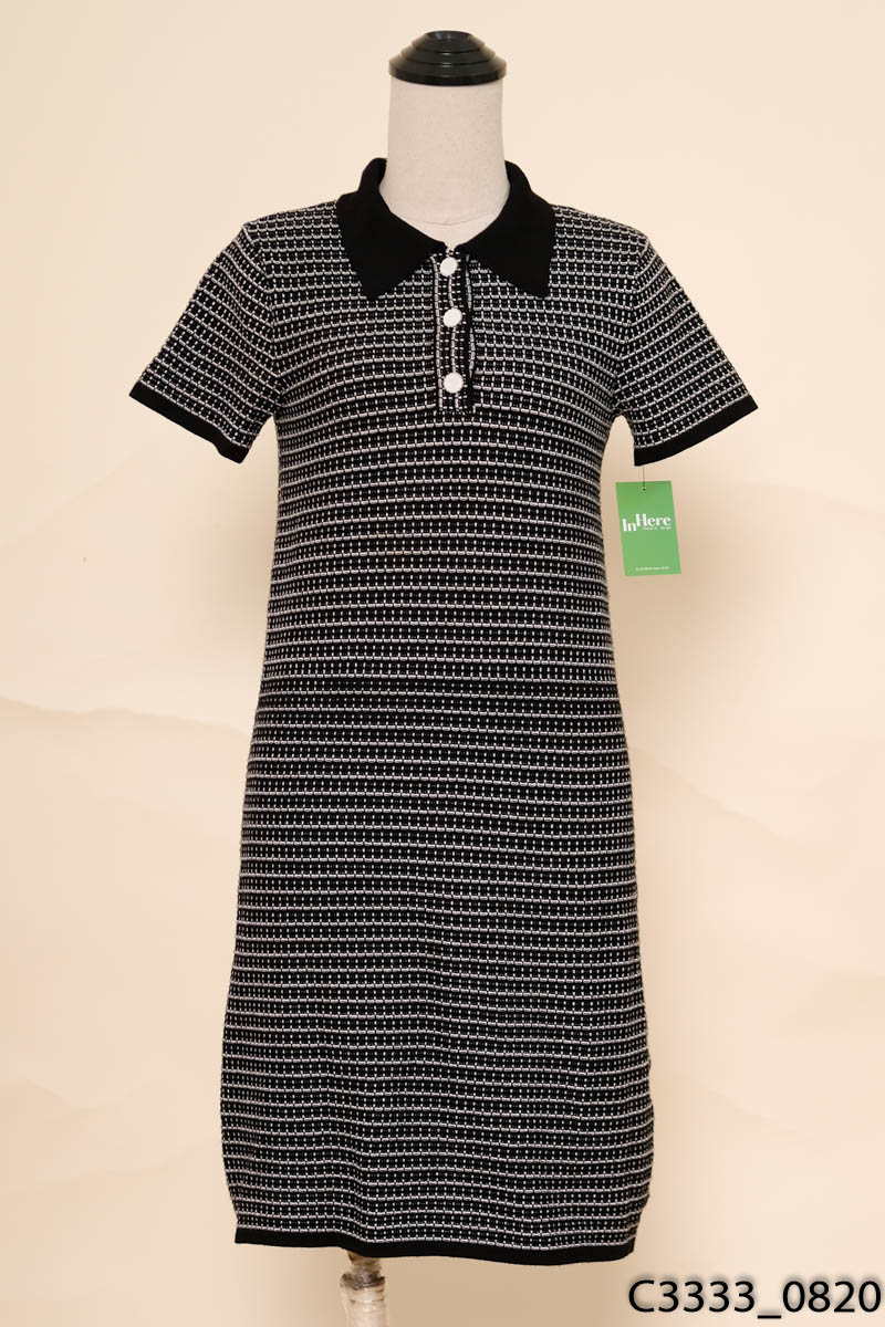 HOTWIND - Đầm polo đen kẻ trắng dáng suông