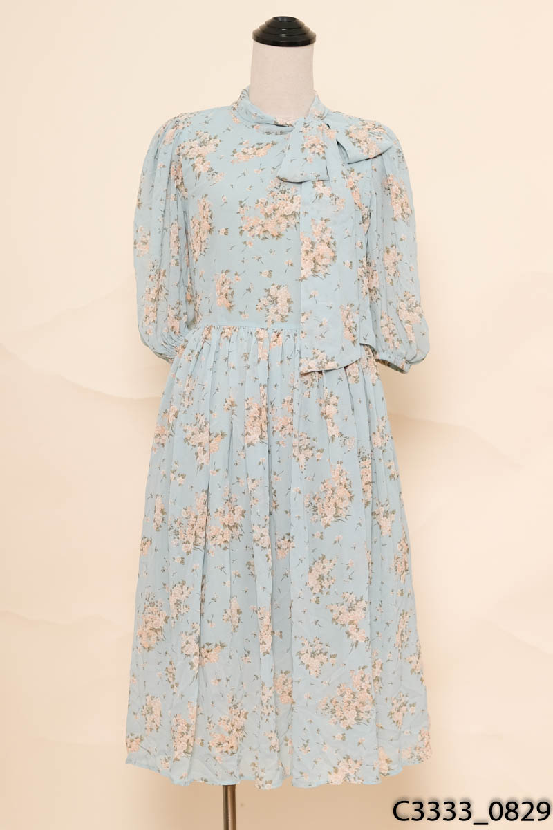 Đầm xanh họa tiết hoa tay lỡ Mixxo