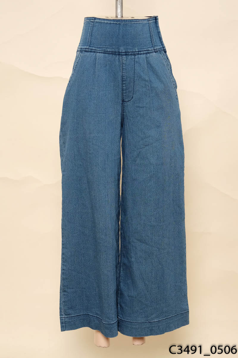 Quần jeans xanh ống rộng