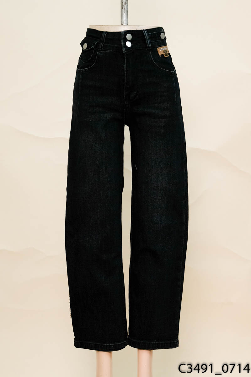 Quần jeans xanh ống đứng