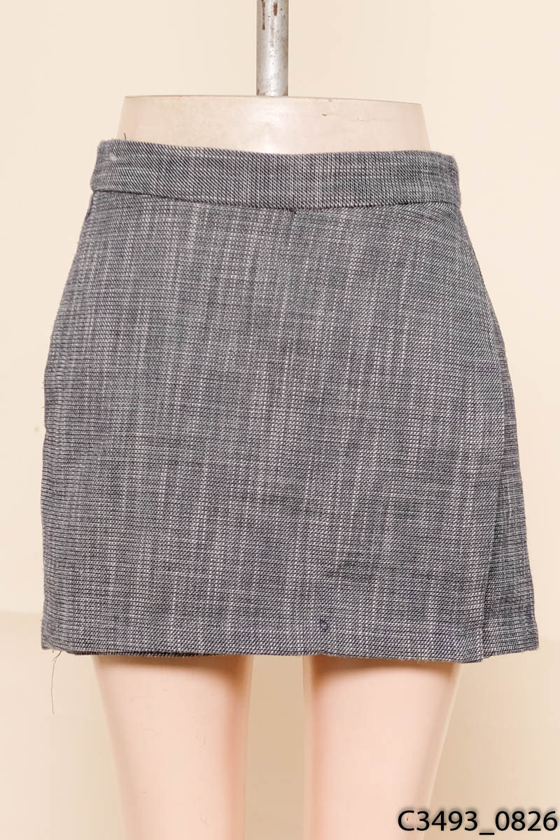 BLEUBIRD- Quần short xanh đắp vạt
