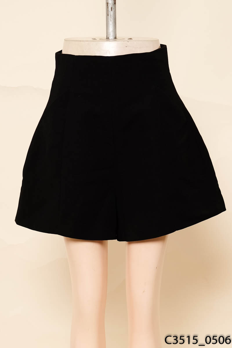 Quần short đen khóa kéo