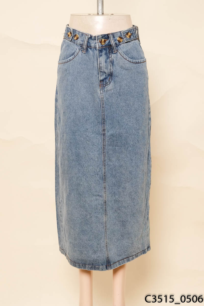 Chân váy jeans xanh phối cúc