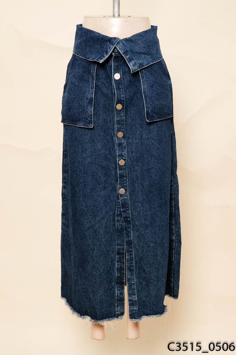 Chân váy jeans xanh phối cúc
