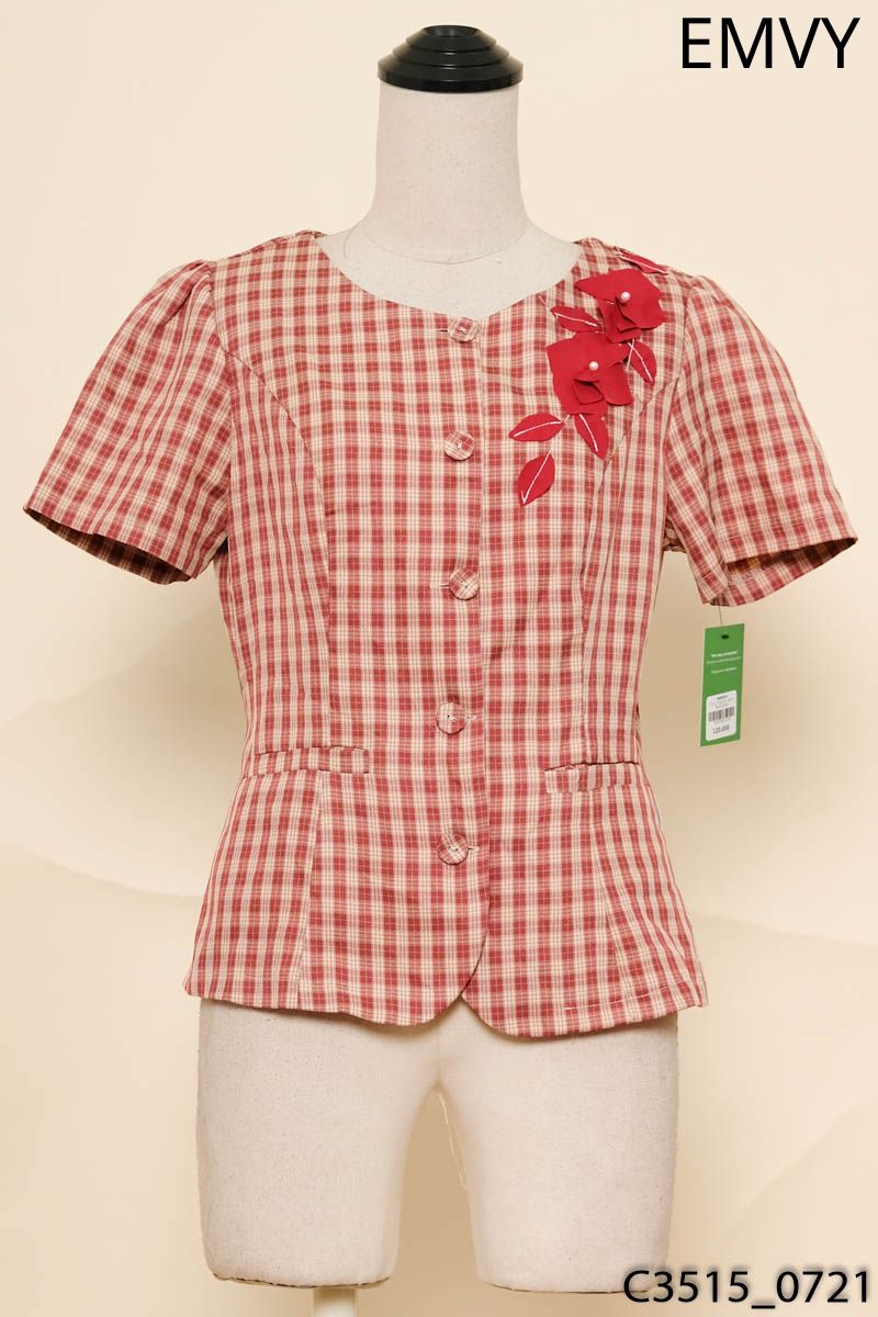 EMVY - Áo đỏ kẻ đính hoa