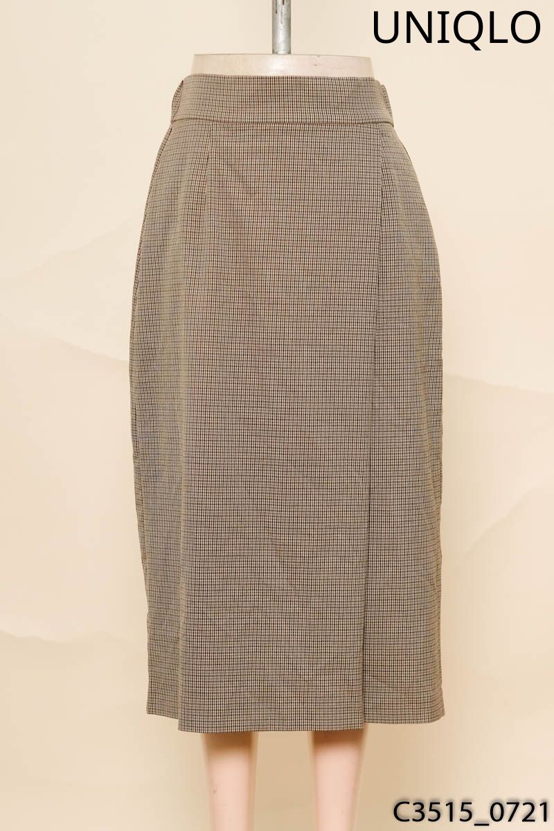 Chân váy nâu kẻ Uniqlo