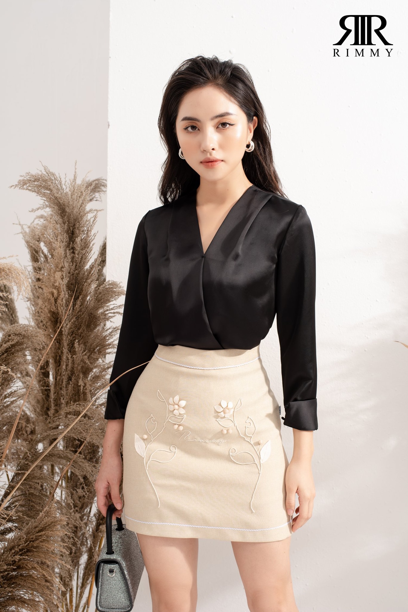 RIMMY-Chân váy be phối hoa