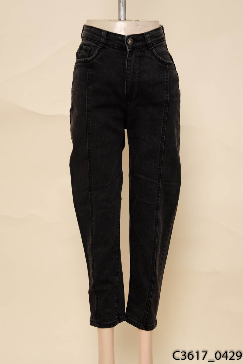 Quần jeans đen