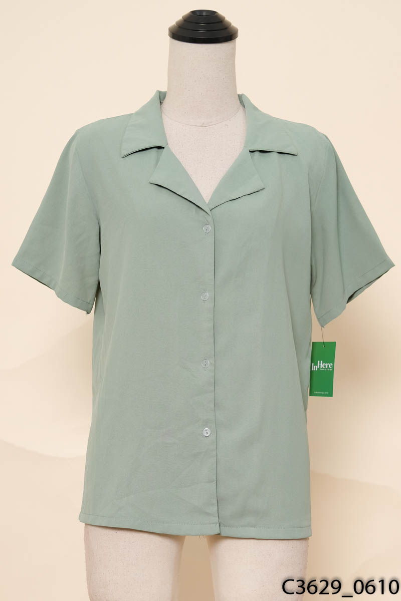 Áo sơ mi xanh dáng croptop