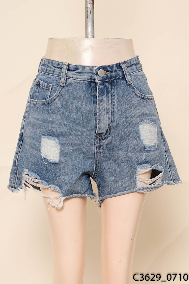 Quần shorts jean xanh rách