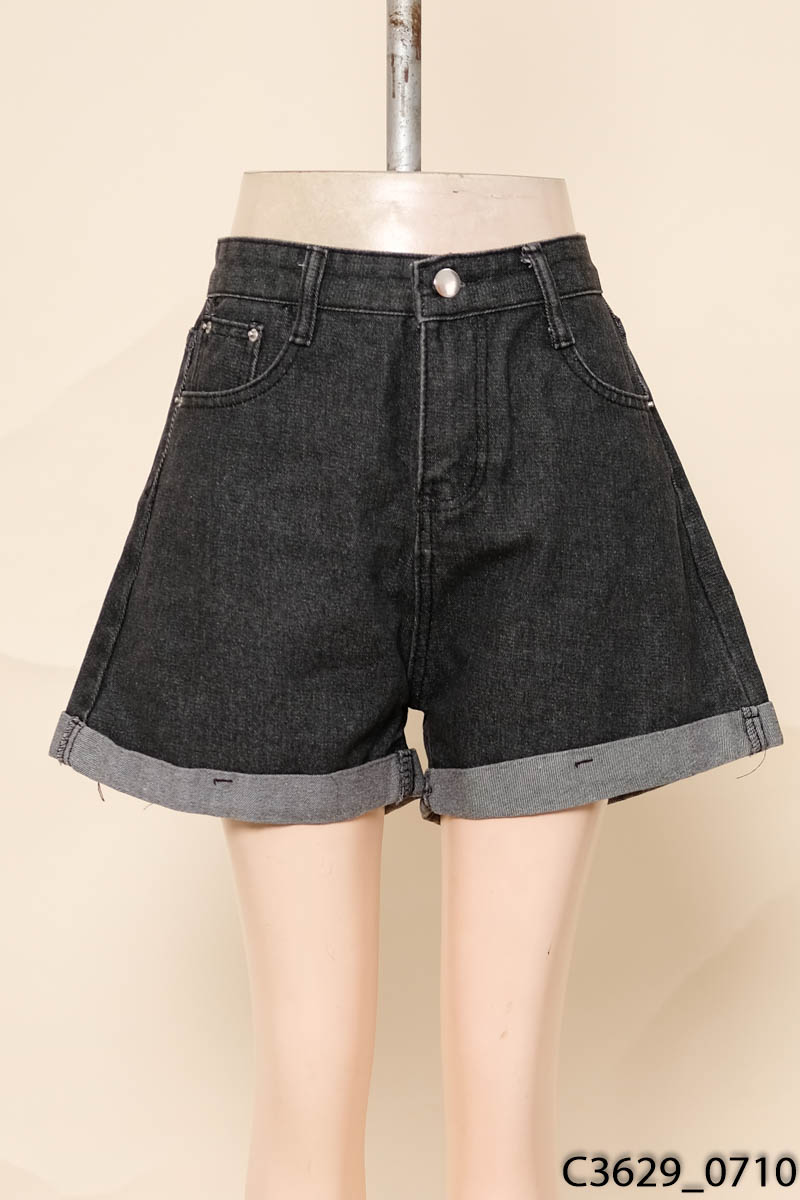 Quần shorts jean đen