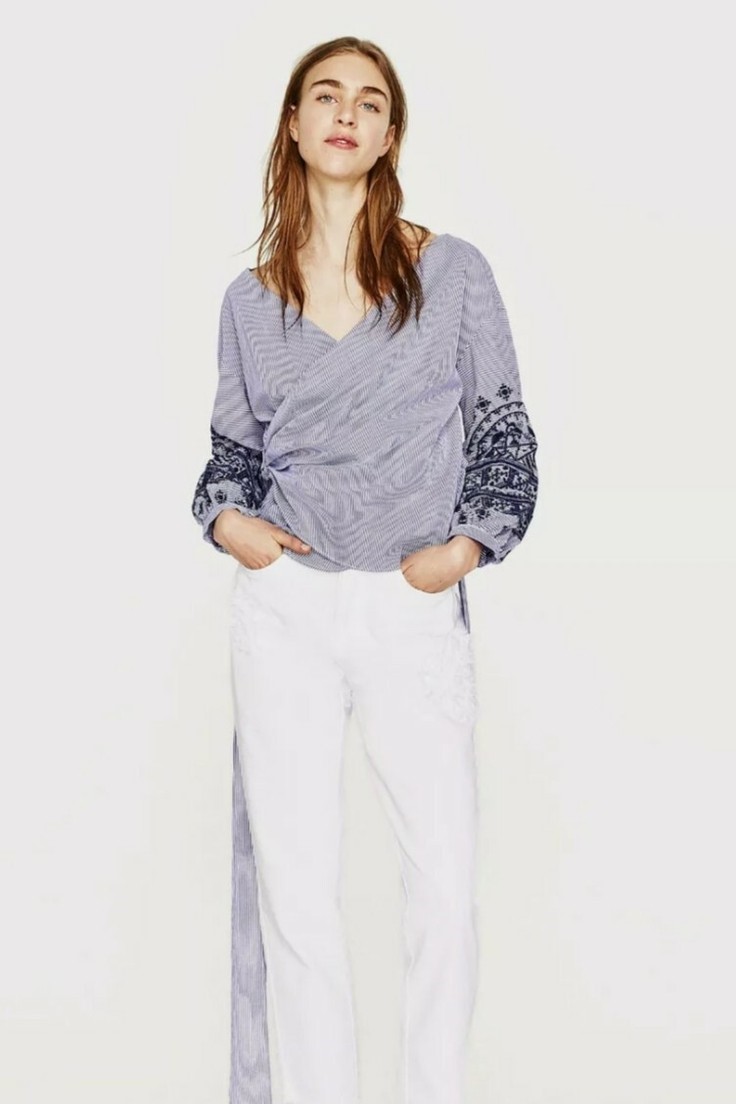 Áo kẻ xanh trắng họa tiết Zara