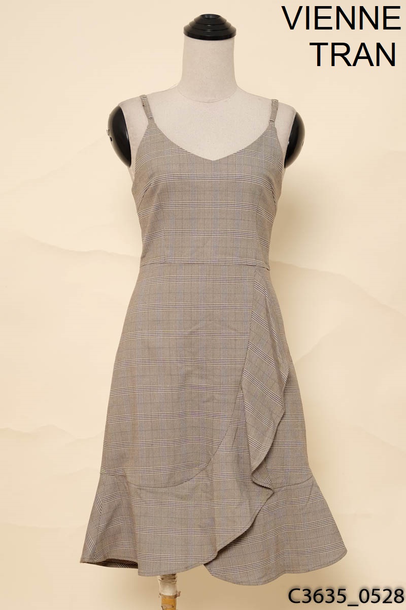 VIENNE TRAN-Đầm 2 dây xám kẻ New Tags