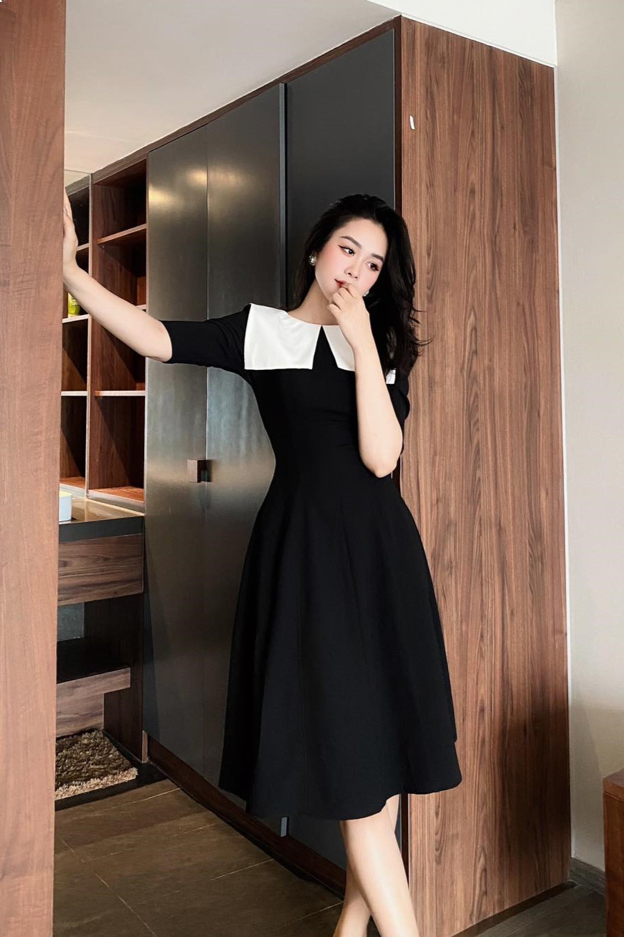 CHANSEE-Đầm đen cổ trắng New Tags