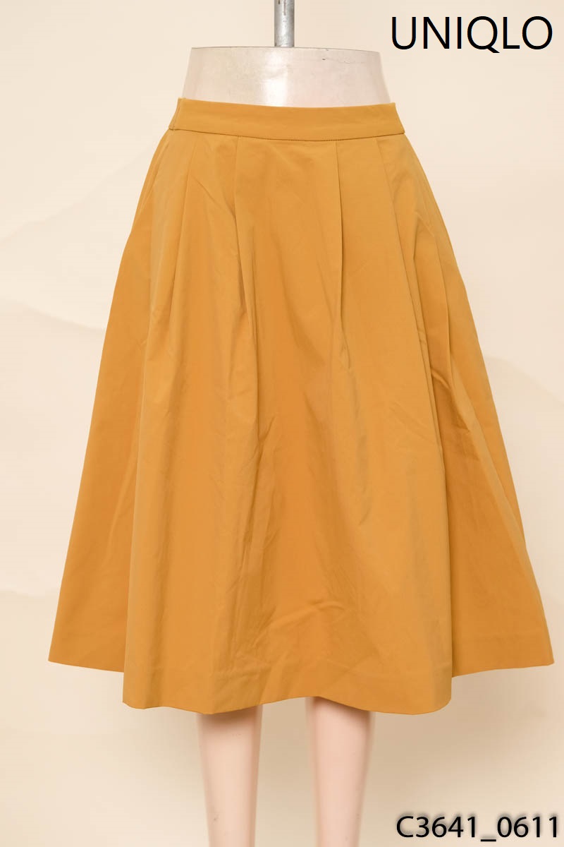 Chân váy vàng nâu Uniqlo