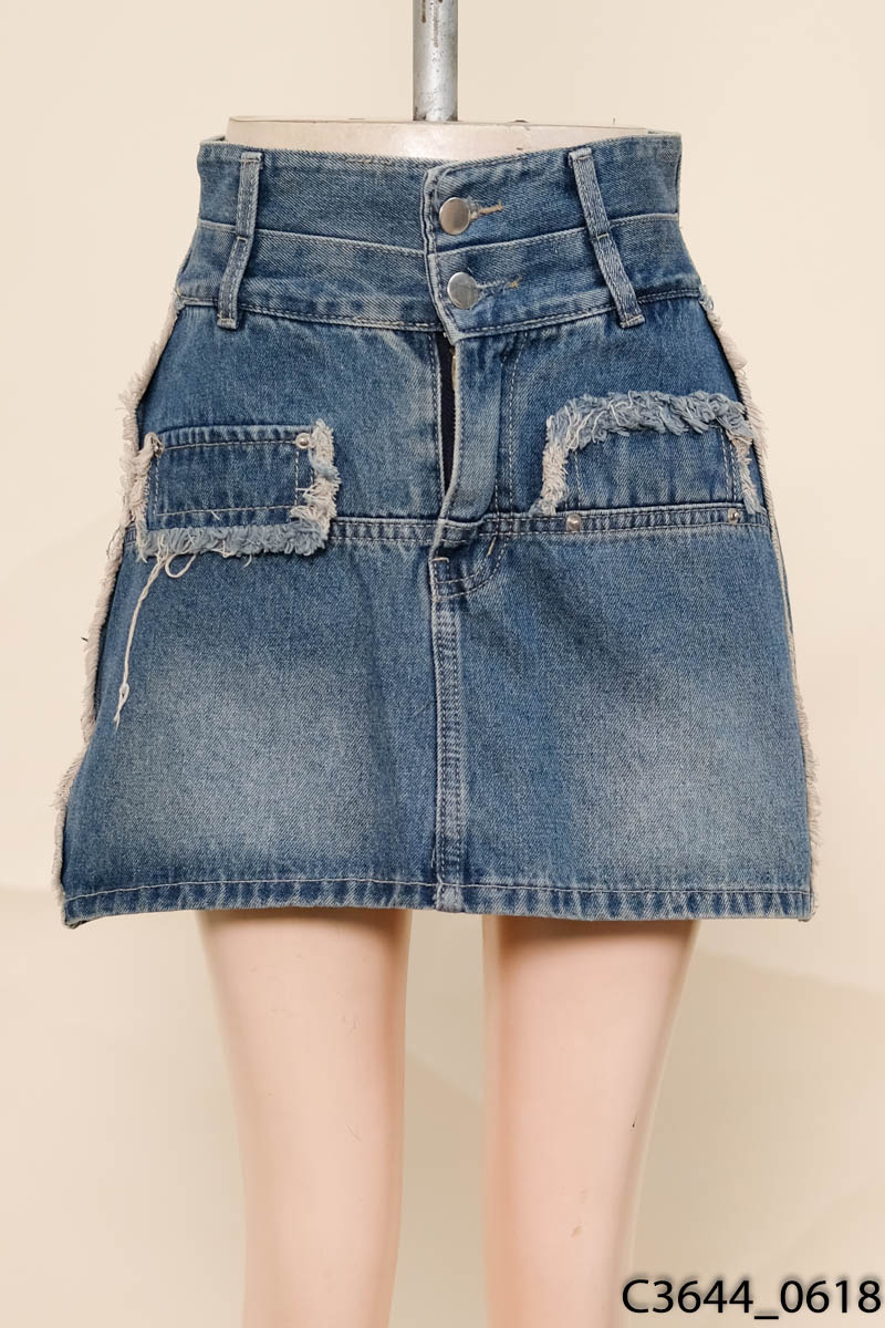 Chân váy jeans xanh viền tua dua