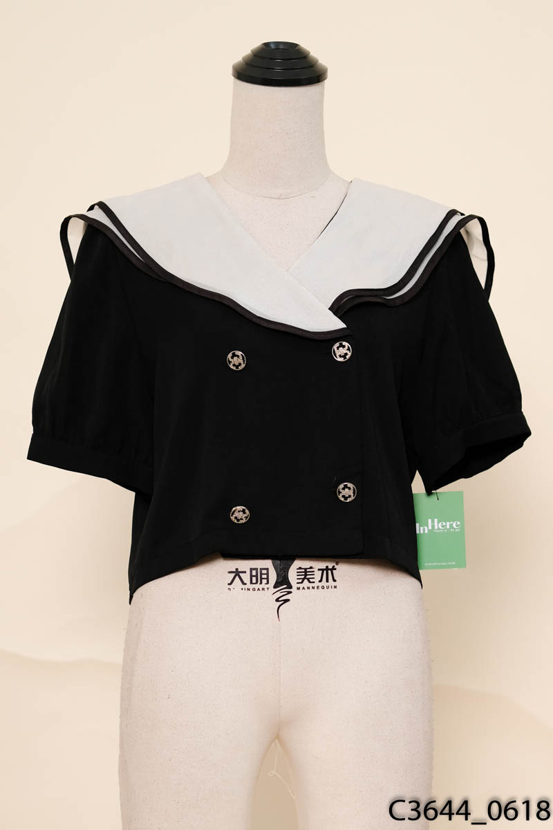 Áo đen cổ be